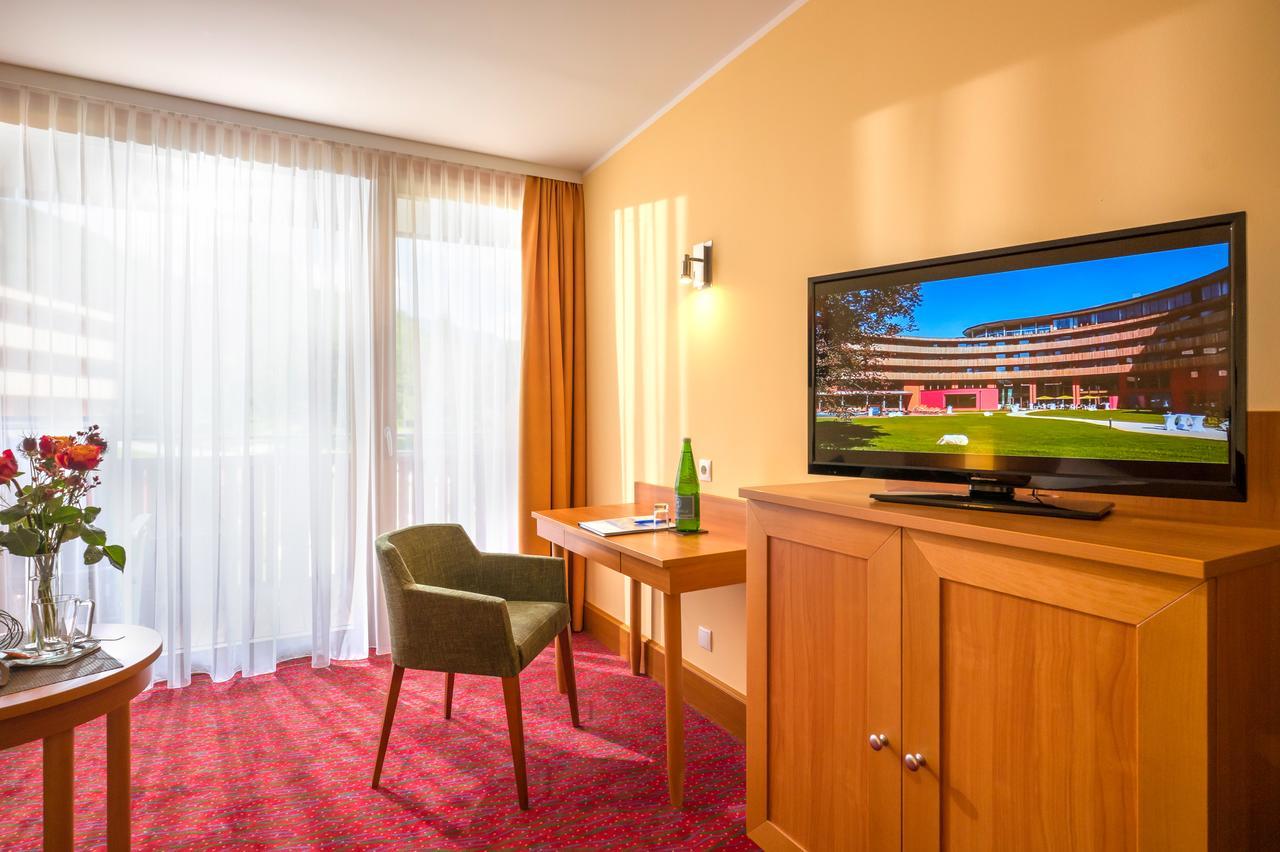 Vivea Gesundheitshotel Bad Goisern Exteriör bild
